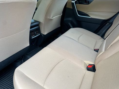 Used 2025 Toyota RAV4 LE AWD/4WD image 4