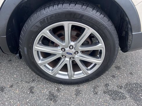 Used 2017 Ford Explorer Limited FWD image 14