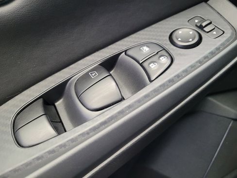 Used 2025 Nissan Sentra SV image 27