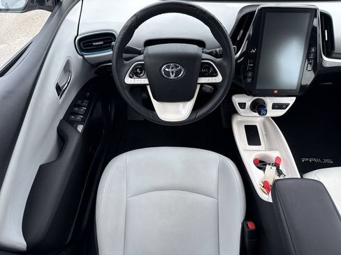 Used 2018 Toyota Prius Four w/ Advanced Technology Package FWD image 14