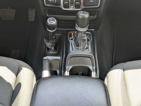 Used 2023 Jeep Wrangler Unlimited Sahara AWD/4WD image 18