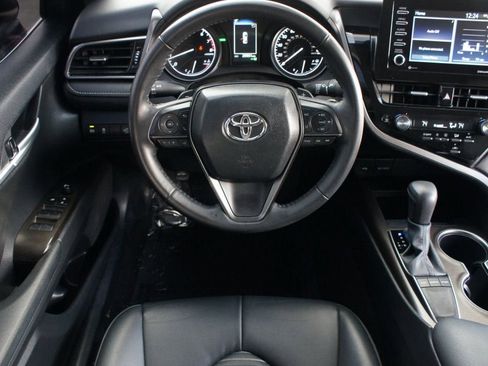 Used 2024 Toyota Camry SE image 5