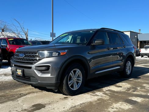 Used 2022 Ford Explorer XLT w/ Class IV Trailer Tow Package AWD/4WD image 7