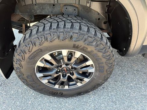 Used 2022 Nissan Titan PRO-4X w/ Pro-4x Convenience Package AWD/4WD image 27