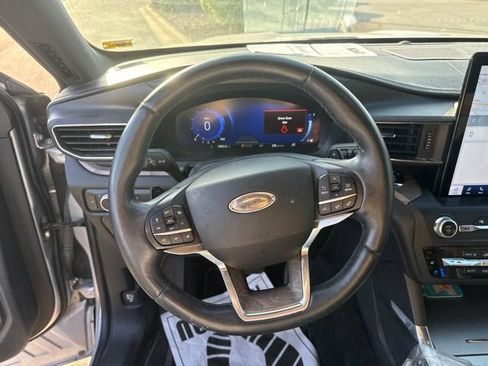Used 2020 Ford Explorer Platinum w/ Premium Technology Package AWD/4WD image 15