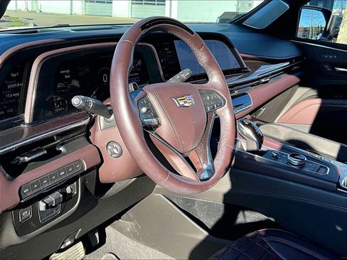 Used 2021 Cadillac Escalade Sport Platinum w/ Heavy-Duty Trailer Package AWD/4WD image 8