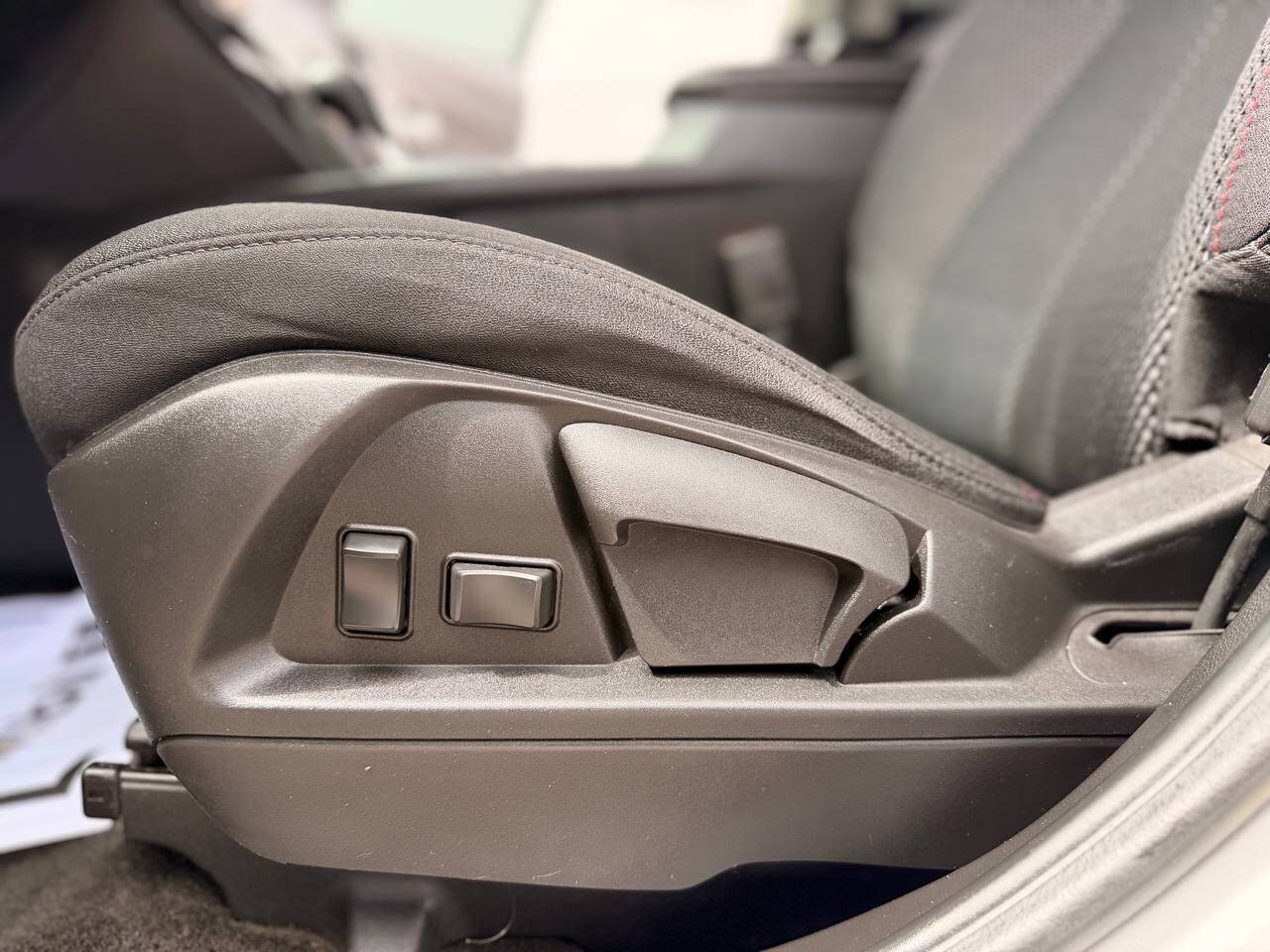 Used 2017 Chevrolet Equinox LS FWD image 25