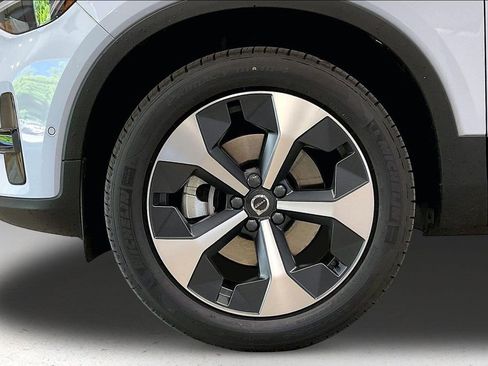 New 2026 Volvo XC40 B5 Plus w/ Protection Package Premier AWD/4WD image 13