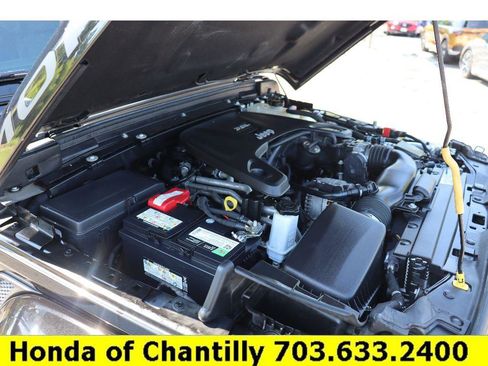 Used 2019 Jeep Wrangler Unlimited Sahara w/ Quick Order Package 24M Moab image 32