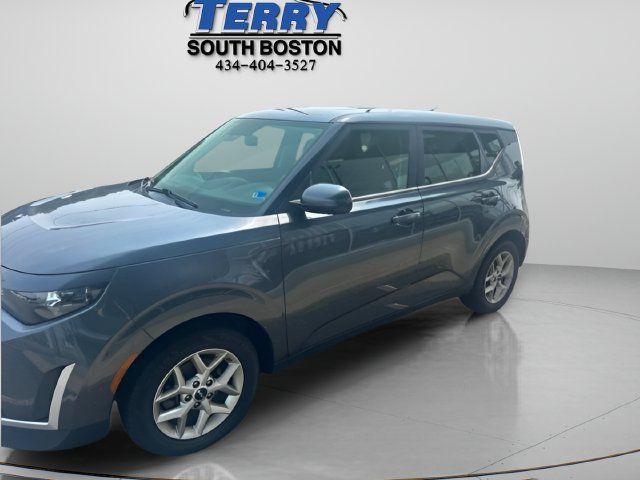 Used 2024 Kia Soul LX w/ Option Group 015 FWD image 3