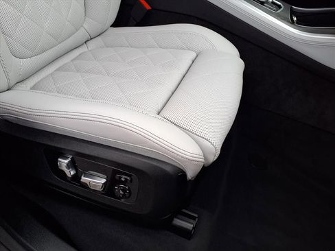 Used 2026 BMW X5 xDrive50e image 19