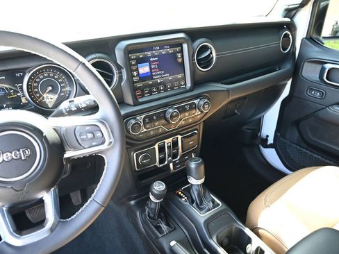 Used 2023 Jeep Wrangler Unlimited Sahara w/ LED Lighting Group AWD/4WD image 23