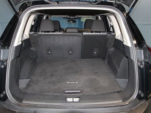 Used 2023 Nissan Rogue SV image 34