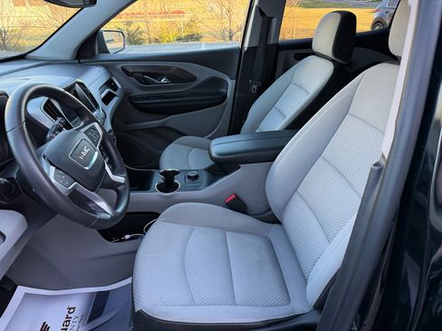 Used 2023 GMC Terrain SLE image 19