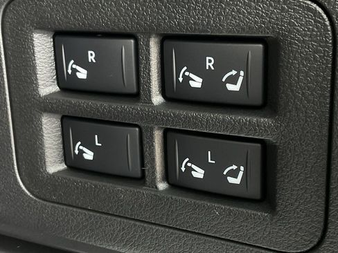 New 2026 Nissan Armada SL image 17