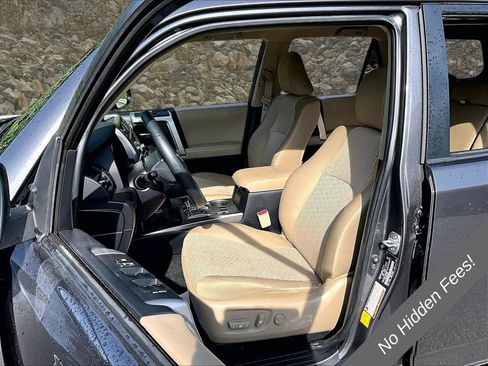 Used 2022 Toyota 4Runner SR5 AWD/4WD image 22