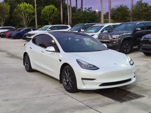 Used 2022 Tesla Model 3 Long Range AWD/4WD image 3