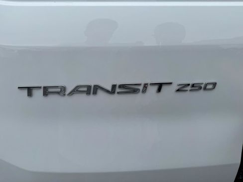 Used 2022 Ford Transit 250 Low Roof AWD image 46