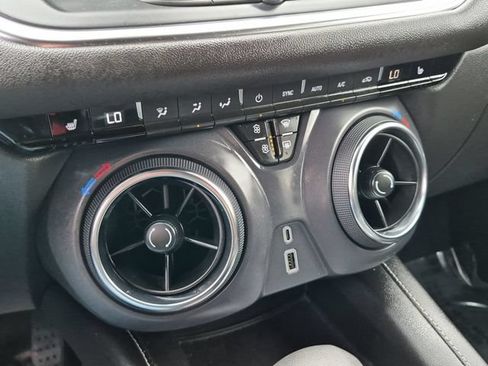 Used 2025 Chevrolet Blazer LT FWD image 36