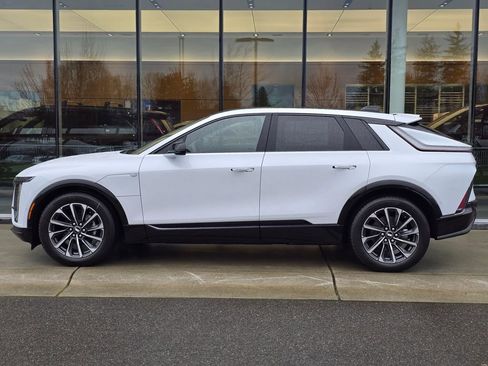 New 2026 Cadillac Lyriq Premium Sport image 2