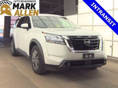 Used 2025 Nissan Pathfinder SV