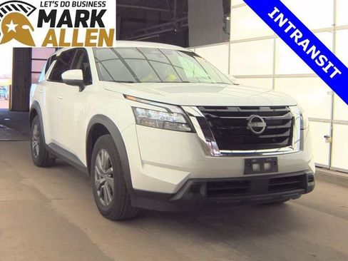 Used 2025 Nissan Pathfinder SV FWD image 1