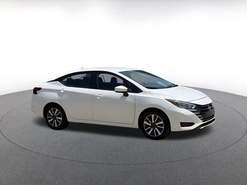 Used 2025 Nissan Versa SV FWD image 2