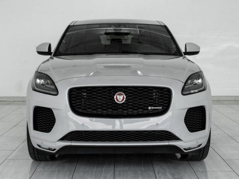 Used 2019 Jaguar E-PACE R-Dynamic SE image 3