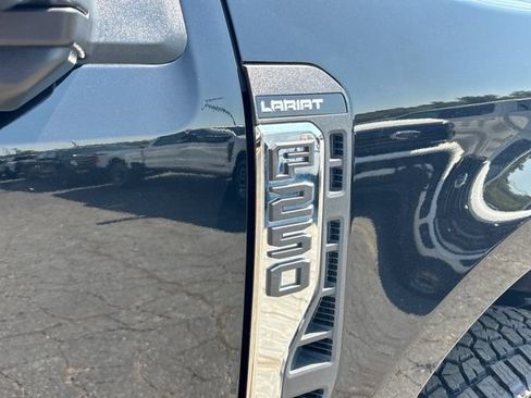 Used 2023 Ford F250 Lariat w/ Lariat Ultimate Package AWD/4WD image 11