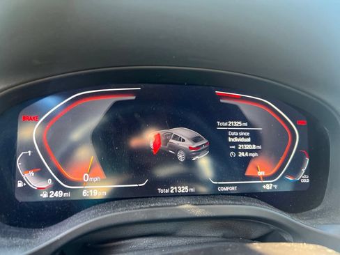 Used 2025 BMW X4 xDrive30i w/ Convenience Package AWD/4WD image 15