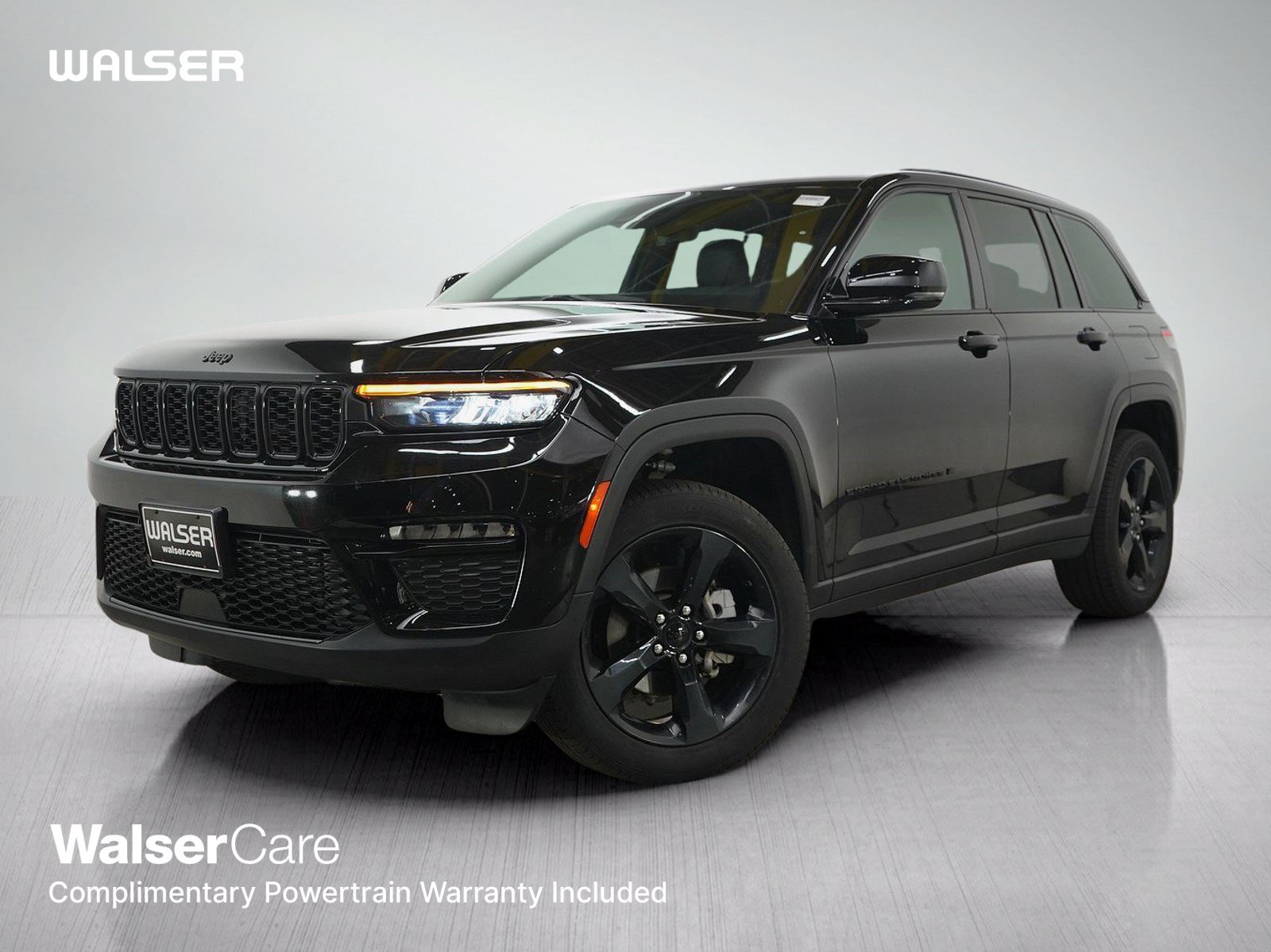 Used 2025 Jeep Grand Cherokee Limited w/ Black Appearance Package AWD/4WD image 1
