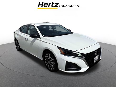 Used 2025 Nissan Altima 2.5 SV image 1