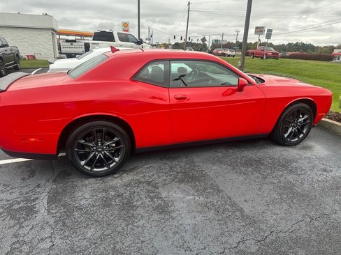 Used 2023 Dodge Challenger SXT w/ Plus Package image 8