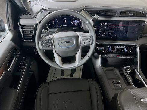 New 2026 GMC Sierra 3500 Denali w/ Denali Reserve Package image 19