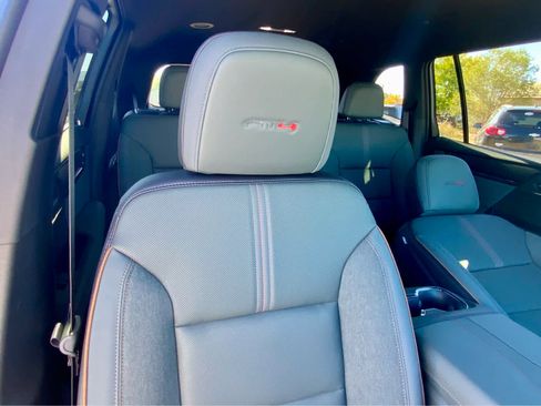 New 2026 GMC Acadia AT4 w/ LPO, Floor Liner Package image 32