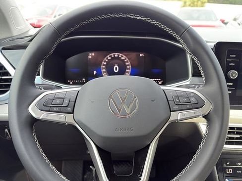 New 2026 Volkswagen Taos SE image 16