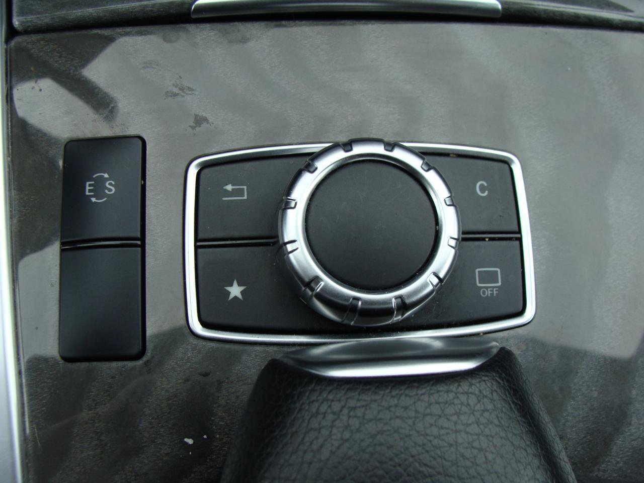 Used 2016 Mercedes-Benz E 350 4MATIC Sedan image 35