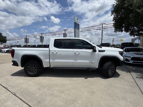 Used 2025 GMC Sierra 1500 AT4X image 7