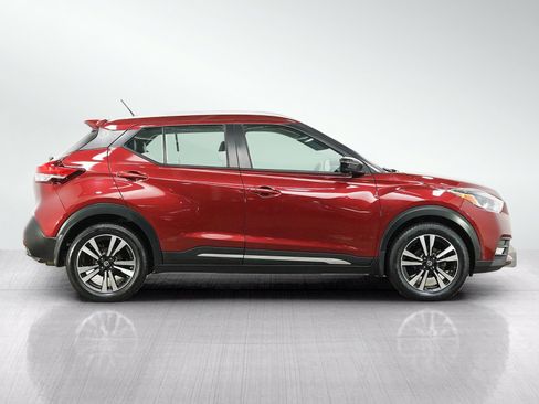 Used 2019 Nissan Kicks SR w/ SR Premium Package FWD image 6