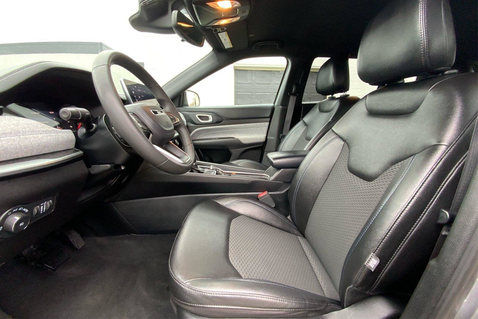 Used 2024 Jeep Compass Latitude AWD/4WD image 10