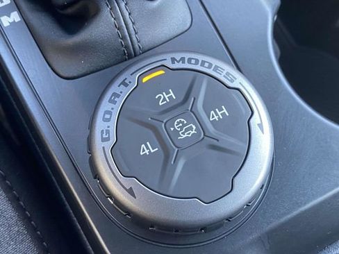 Certified 2025 Ford Bronco Base image 29