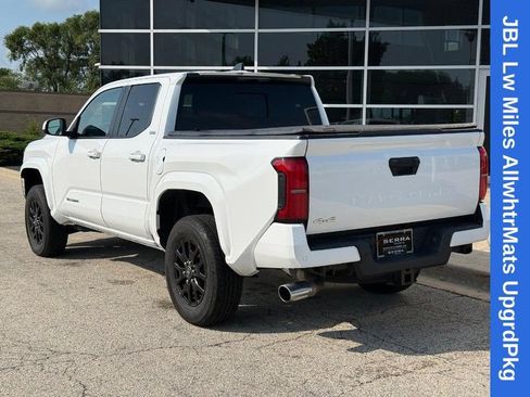 Used 2024 Toyota Tacoma SR5 w/ SR5 Upgrade Package AWD/4WD image 5