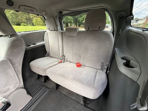 Used 2016 Toyota Sienna LE FWD image 14