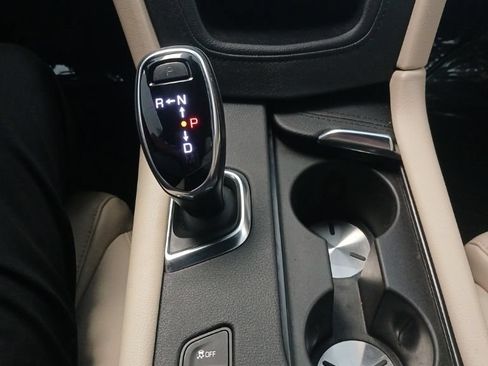 Used 2019 Cadillac XT5 AWD image 19