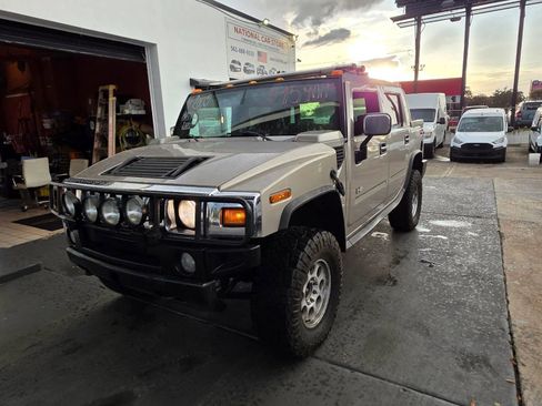 Used 2005 HUMMER H2 SUT w/ Preferred Equipment Group image 7