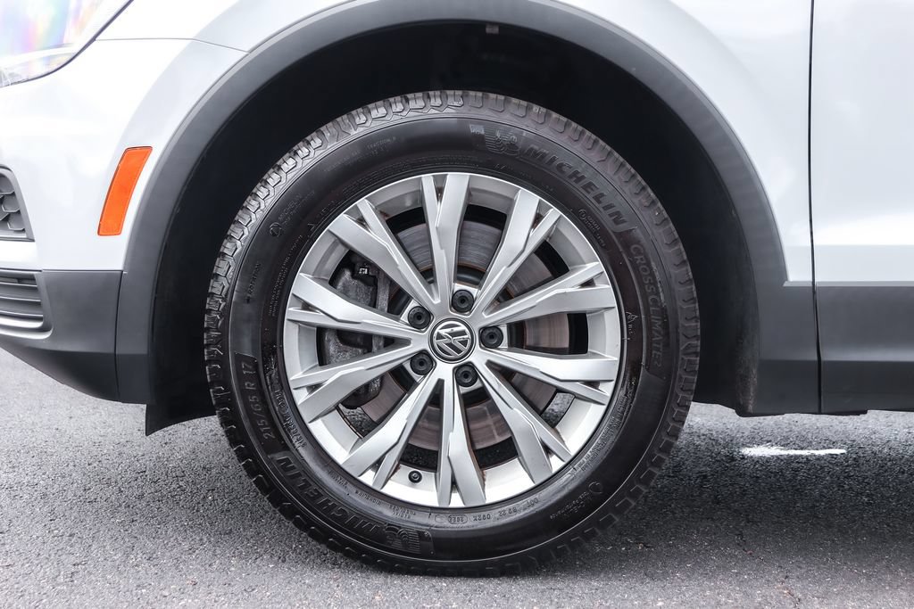 Used 2018 Volkswagen Tiguan S w/ 3rd Row Seat Package AWD/4WD image 15