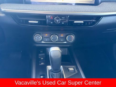 Used 2025 Nissan Kicks SV FWD image 18