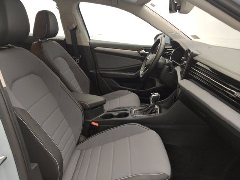 Used 2025 Volkswagen Jetta SE w/ Sunroof Package FWD image 21