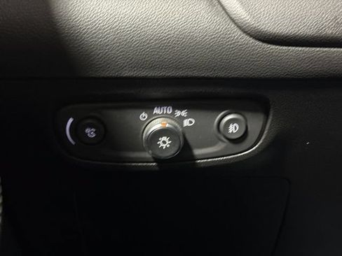 Used 2020 Buick Encore GX Essence AWD/4WD image 18