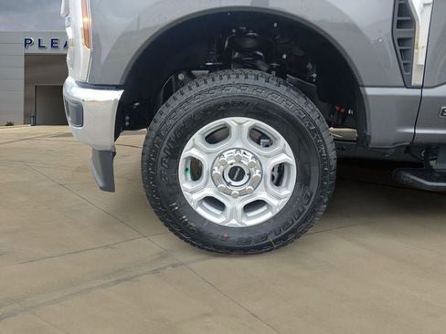 New 2026 Ford F250 XLT w/ XLT Premium Package image 14